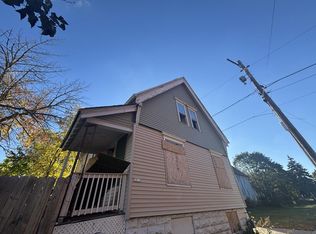 3813 W Wright St, Milwaukee, WI 53210