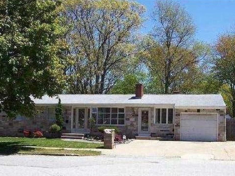 1st image of 174 Lake Garden Dr
