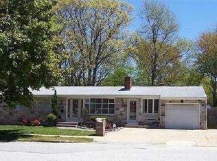 174 Lake Garden Dr, Cranston, RI 02920