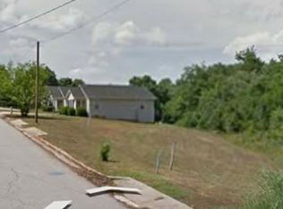 32 Church Ave, Inman, SC 29349