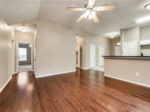 5th image of 7964 Vista Hill Ln