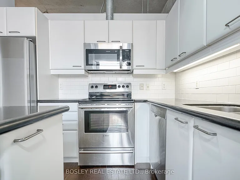 955 Queen St W #311 — Photo 18