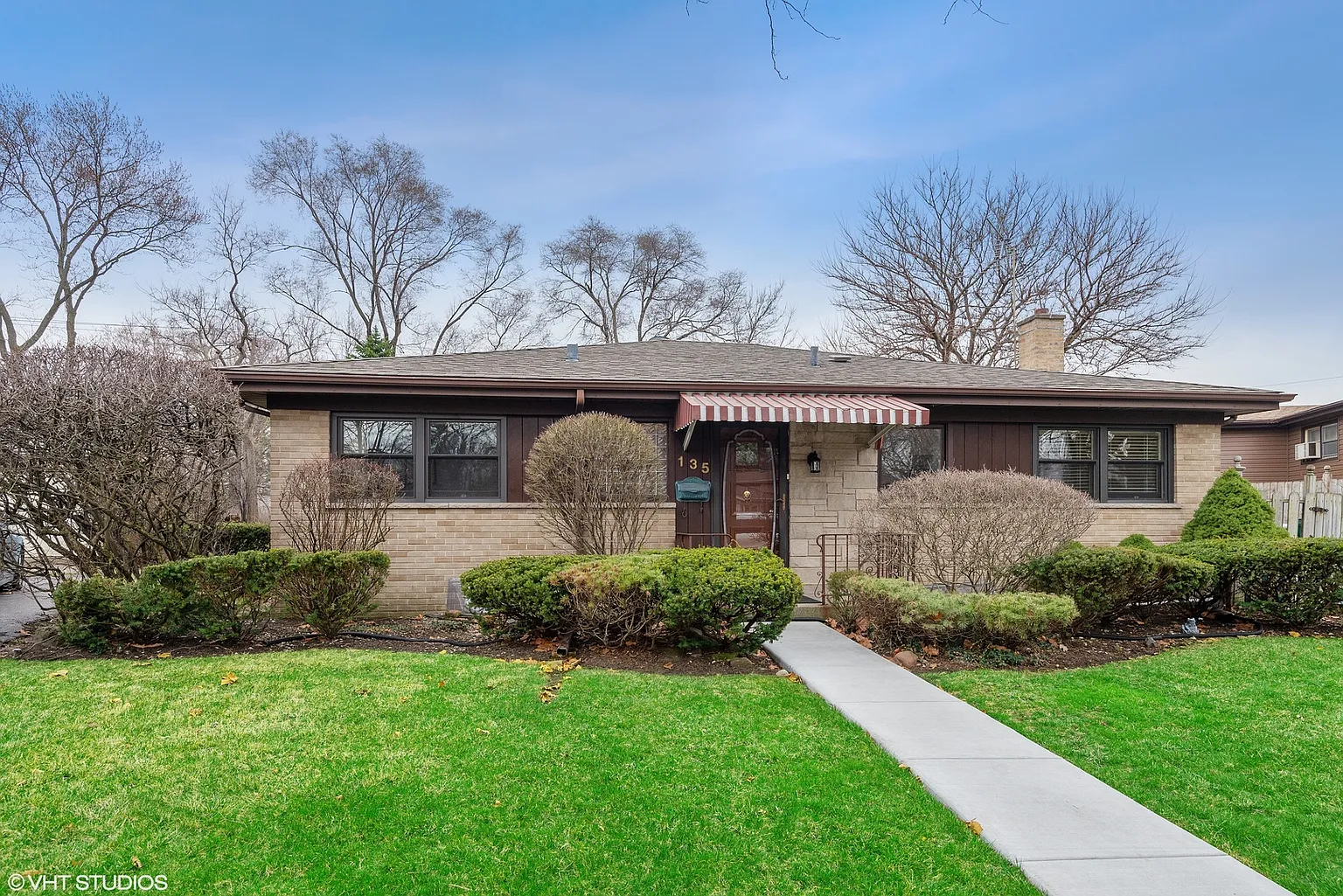 135 Millbrook Ln photo 1