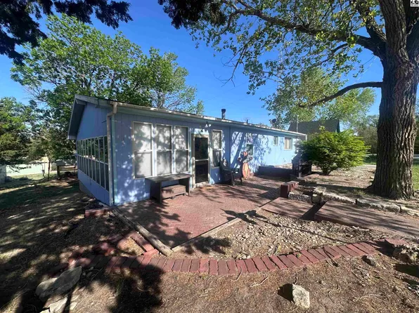 141 Wren Rd, Medicine Lodge, KS 67104