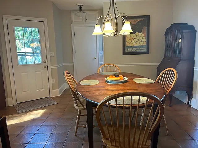 55 Arundel Ave — Photo 7