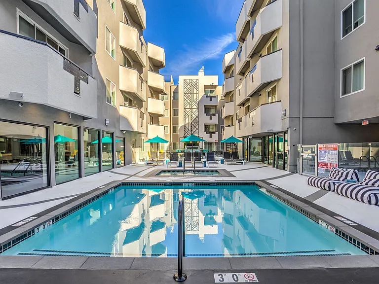 Veda Luxury Apartments — Photo 27