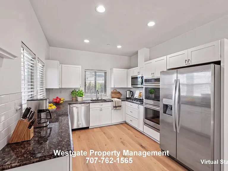 27 Valen Way — Photo 10
