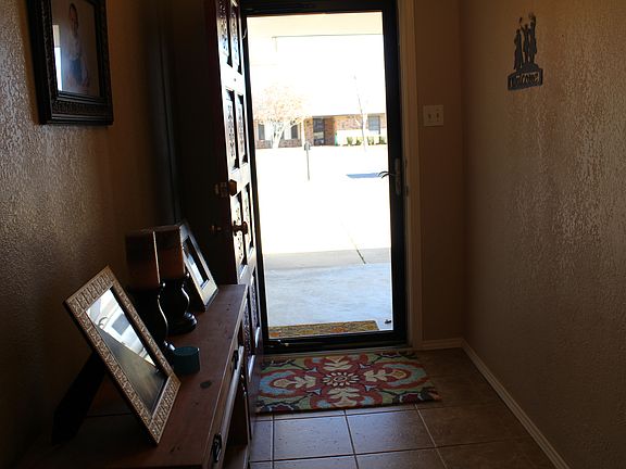 2nd image of 2323 Evergreen St