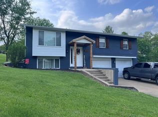 1107 Rustic Dr, Macon, MO 63552