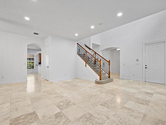4th image of 1049 Vintner Boulevard