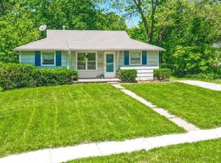 408 NW 1st St, Lees Summit, MO 64063