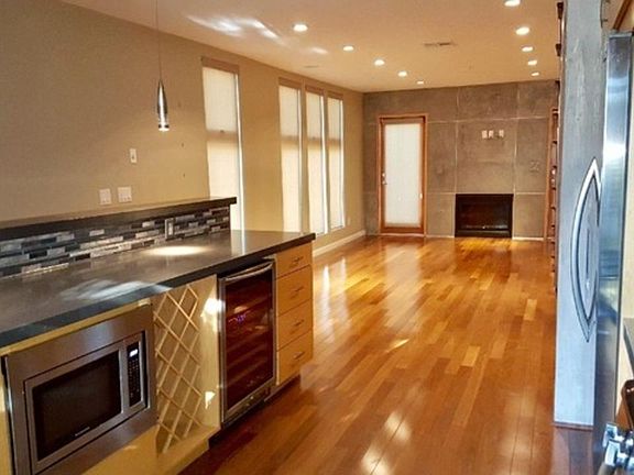 3rd image of 12442 Laurel Terrace Dr