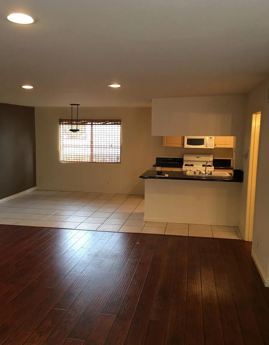 2 bed, 2.5 bath, 1232 sqft, $2,800 — Photo 4