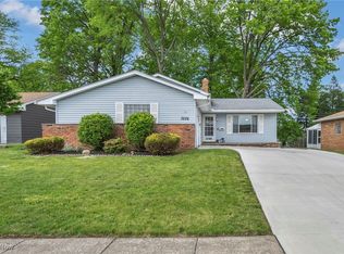 3226 Woodlawn Dr, Parma, OH
