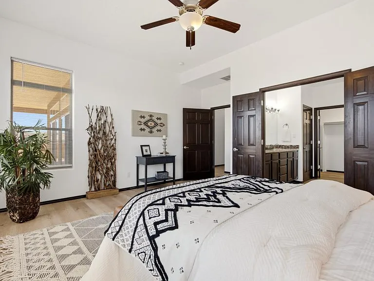 6102 Pecos Trail Dr NE — Photo 12