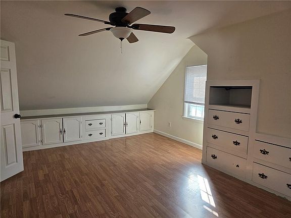 4th image of 157 George Arden Ave
