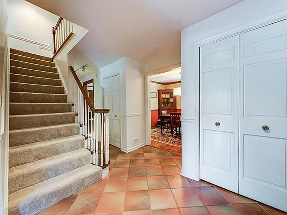 3rd image of 9677 Buckingham Dr