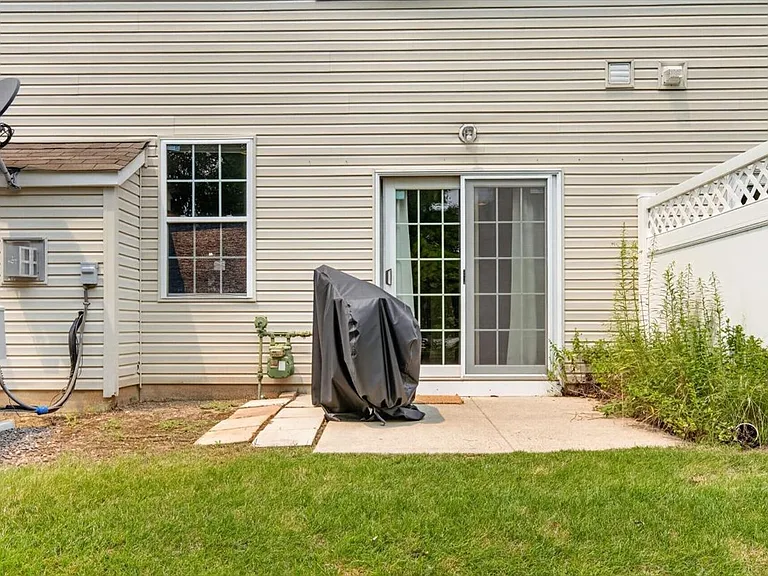 261 Concord Pl — Photo 16