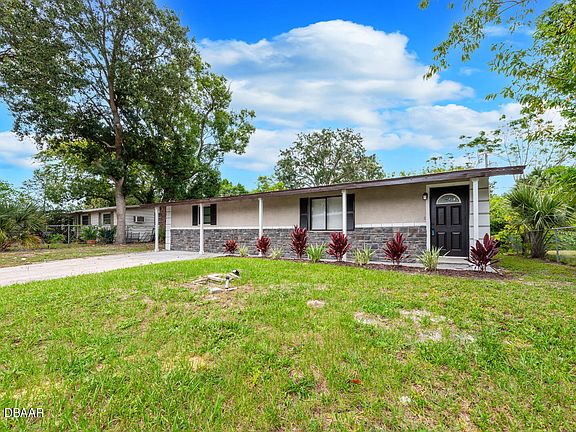 3rd image of 1029 Imperial Dr