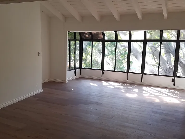 3325 Primera Ave #3 — Photo 2