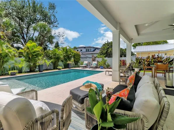 1262 10th ST N, NAPLES, FL 34102