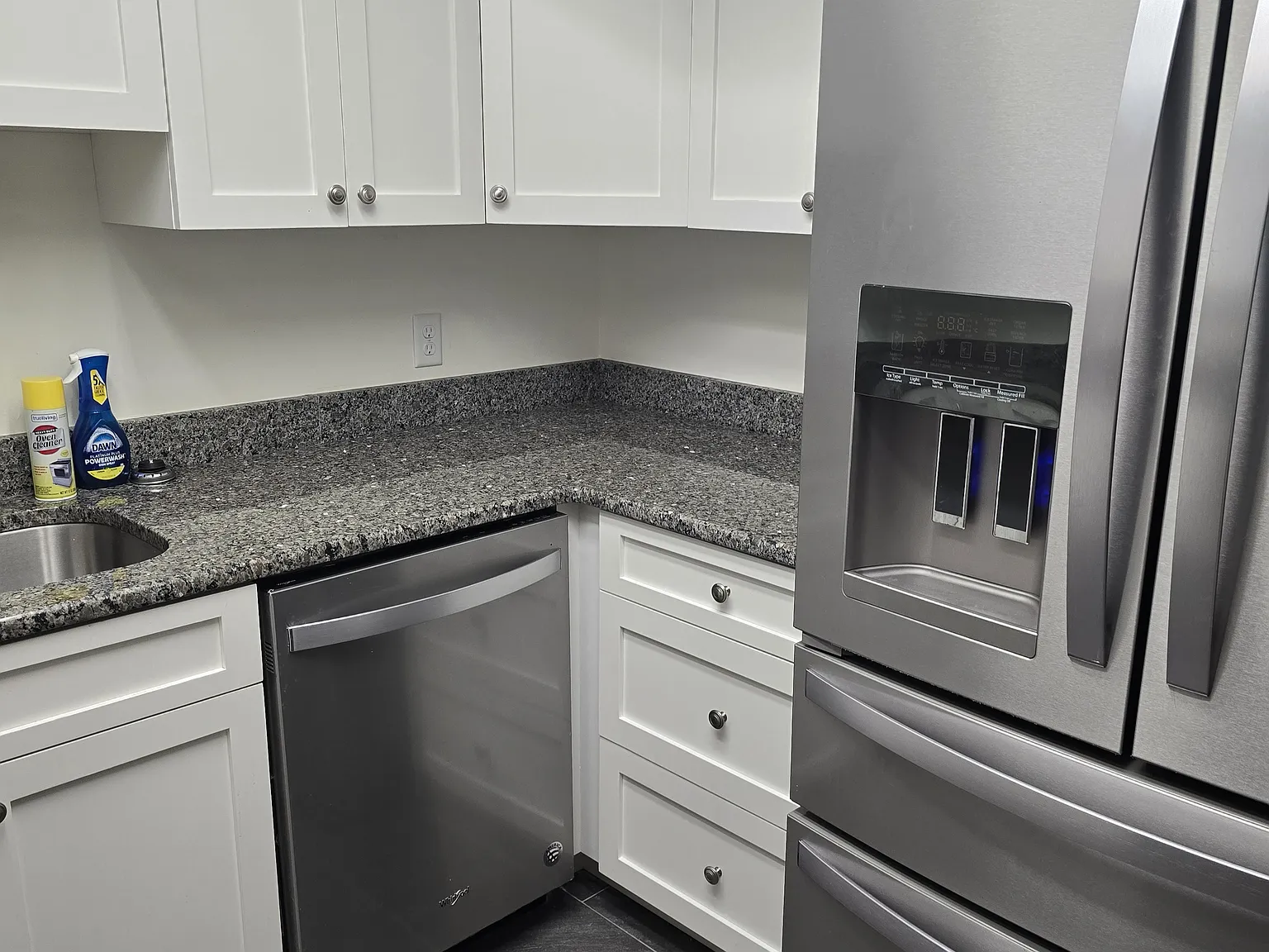 1 bed, 900 sqft, $1,300 — Photo 2