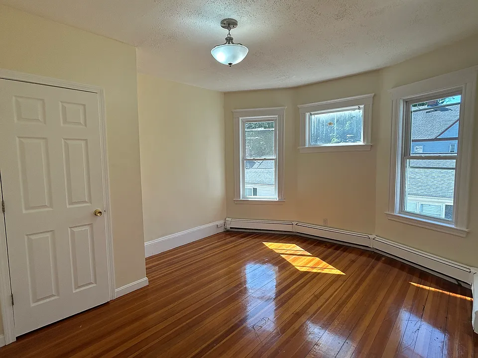 16 Peacevale Rd #2
