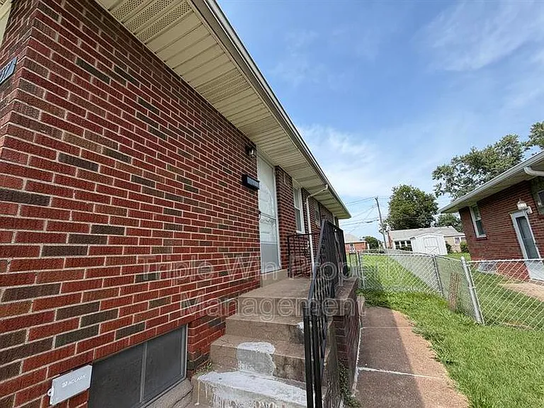 937 Chain Of Rocks Dr — Photo 4