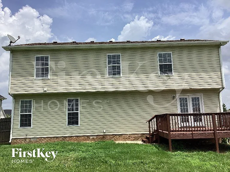 850 Samantha Ln — Photo 12