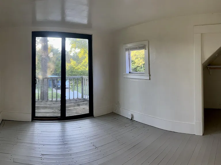 1404 Callahan St — Photo 2