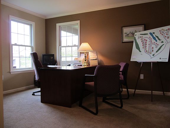 Bedroom 2 - Main Floor - Bedroom or Office, you decide