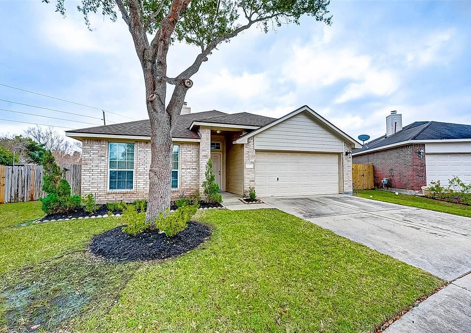1st image of 16207 Willowford Ct