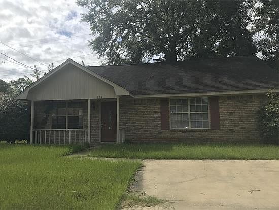 2nd image of 828 Lost Grove Ln