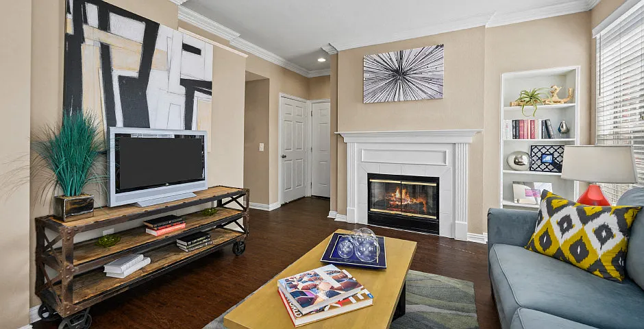 Lanesborough Apartments — Photo 4