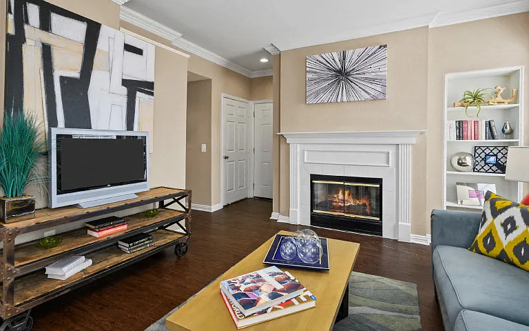 Lanesborough Apartments — Photo 4