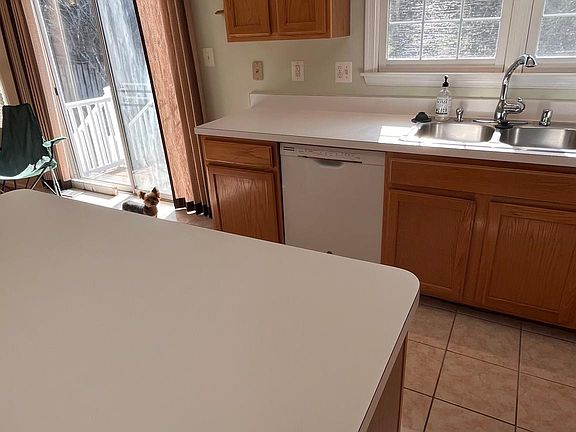 5th image of 45 Willow Glen Ct