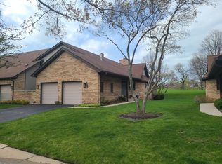 1756 Pebble Beach Dr, Hoffman Estates, IL 60169