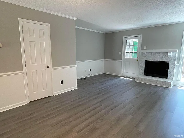 3205 Warwick Dr — Photo 5