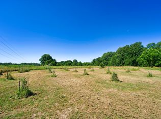 S Shamrock Rd, Nixa, MO 65714