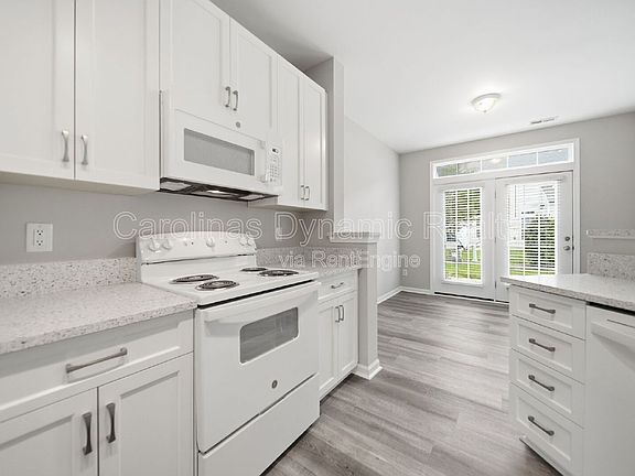 2nd image of 514 Turning Leaf Way