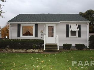 1094 E Ash St, Canton, IL 61520