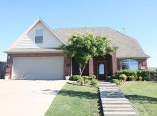 411 Halleck Coach Rd, Centerton, AR 72719