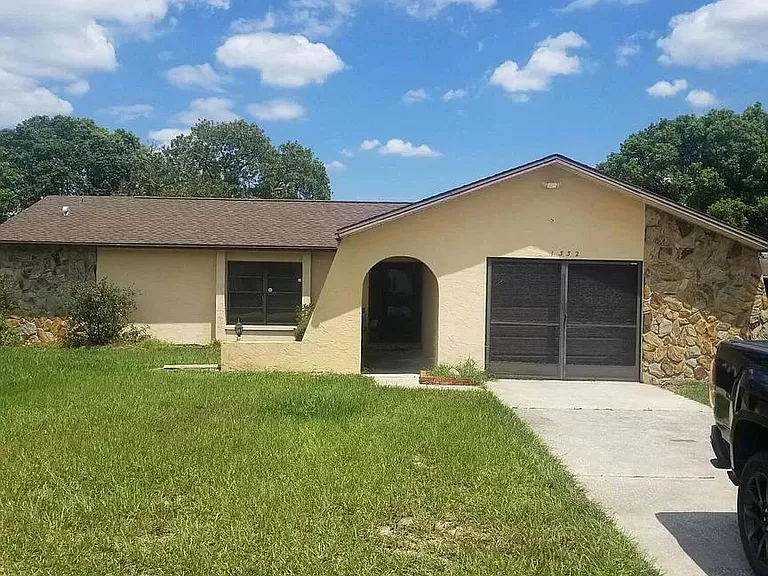 1332 Bentley Ave — Photo 1