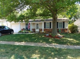 1805 San Luis Rey Pkwy, Fenton, MO