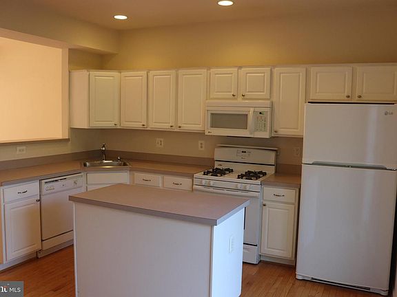 4th image of 12234 Maidstone Ct