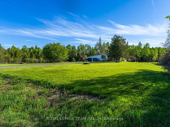 3rd image of 663 Beavertail Rd