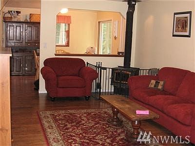 2nd image of 2810 Huckleberry Ln