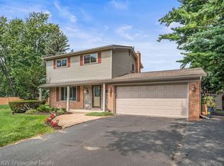 8134 Rene Ct, White Lake, MI