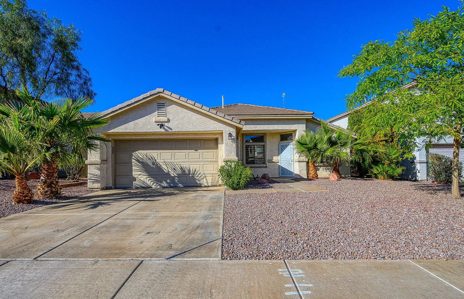 3 bed / 2 bath in Henderson — Photo 1