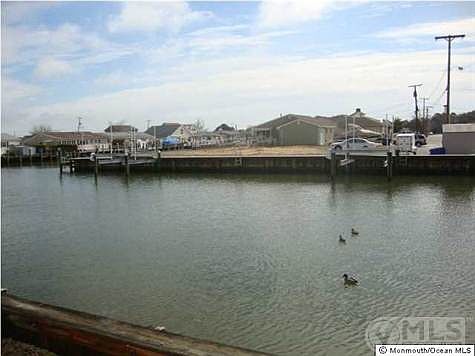 5th image of 1908 Seaman Ct